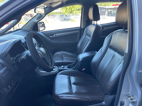 Isuzu D-max 30 of 30