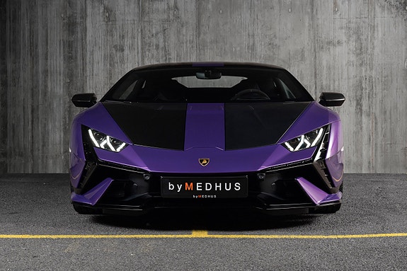 Lamborghini Huracan 4 of 5
