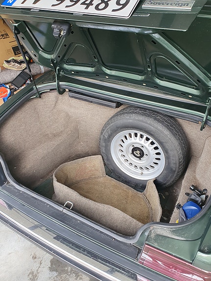 Jaguar XJ 15 of 22