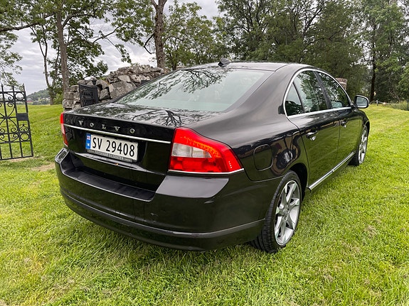 Volvo S80 4 of 5