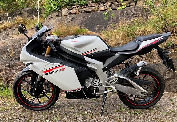 Rieju RS3 125 (Yamaha MT / YZF motor) 3 of 5