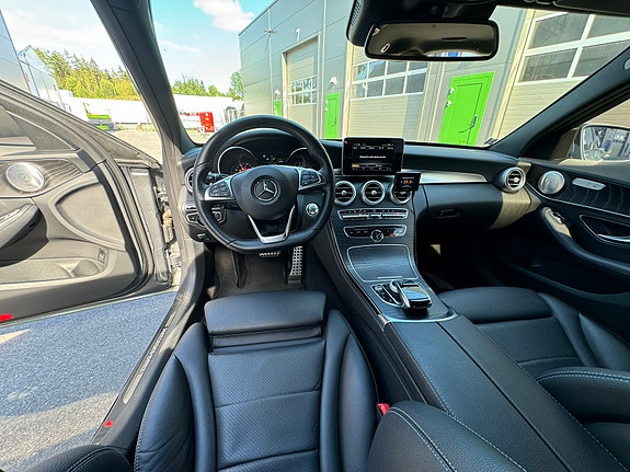Mercedes-Benz C350 24 of 30