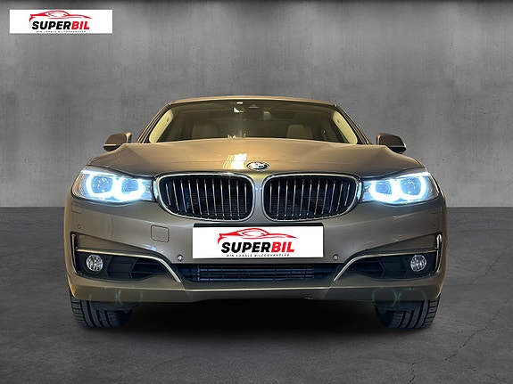 BMW 328i 4 of 30