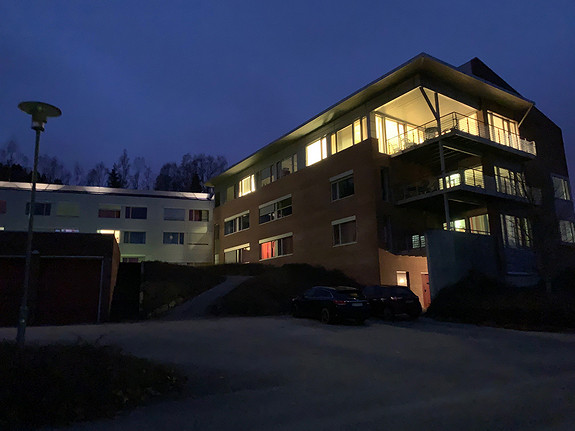 Kveldsstemning ved skolen