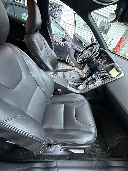 Volvo XC60 9 of 17