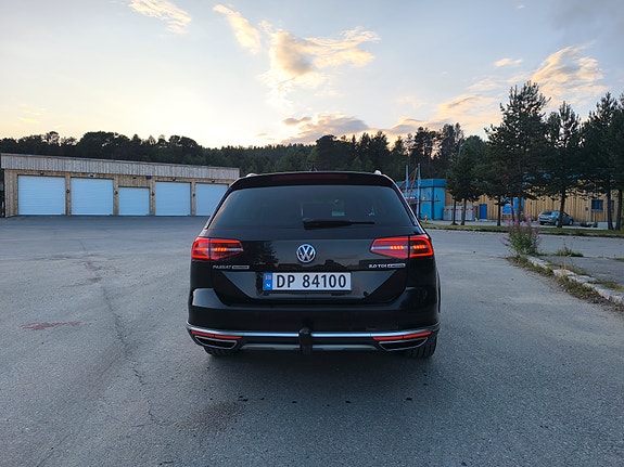 Volkswagen Passat Alltrack 10 of 30