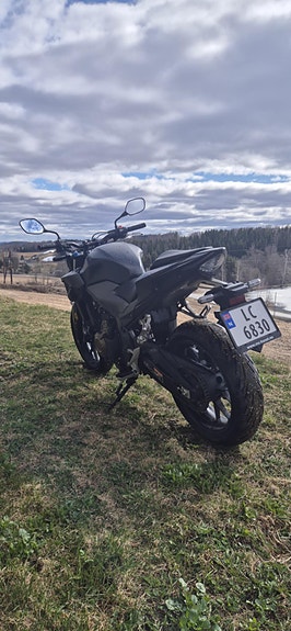 Honda CB 500F 3 of 5