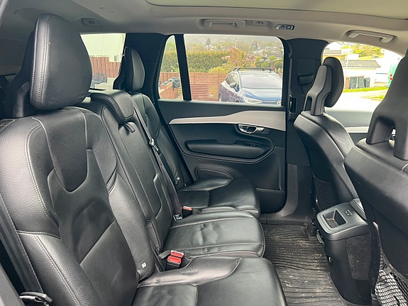 Volvo XC90 11 of 14