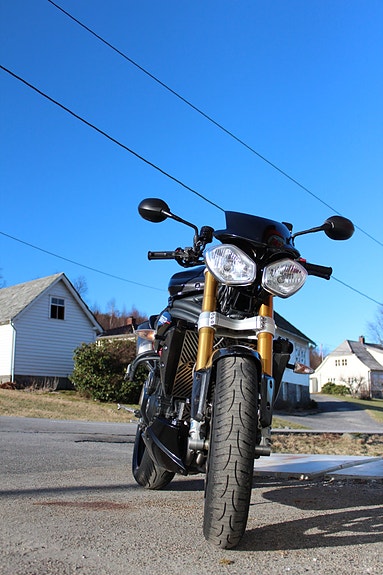 Triumph Speed Triple R 1050 3 of 5