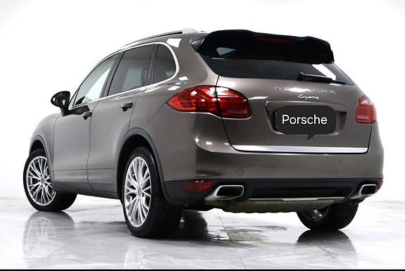 Porsche Cayenne 6 of 22