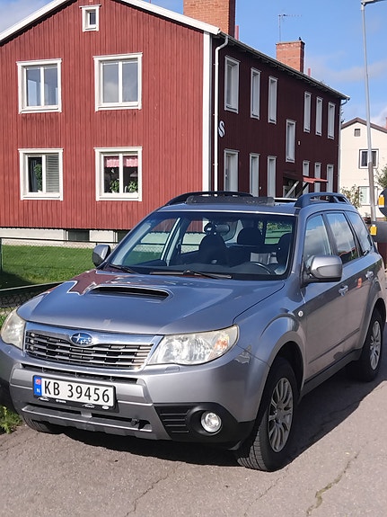 Subaru Forester 2 of 6