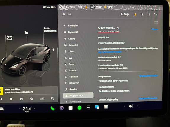 Tesla Model Y 22 of 24