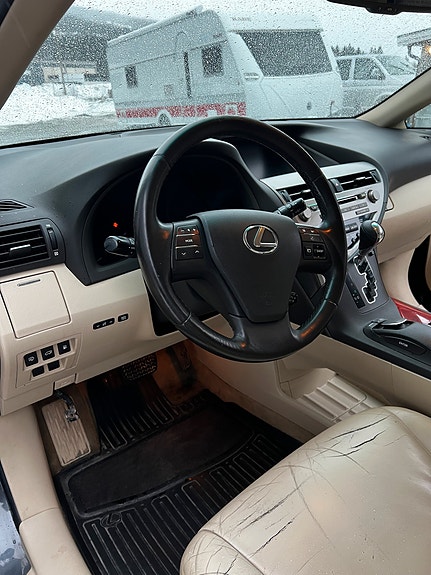 Lexus RX450h 9 of 13