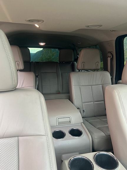 Lincoln Navigator 4 of 5