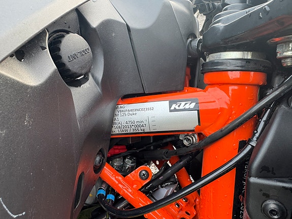 KTM 125 Duke 5 of 30