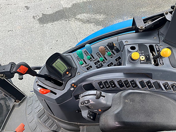 New Holland TS135A 2008, kr 245 000,-