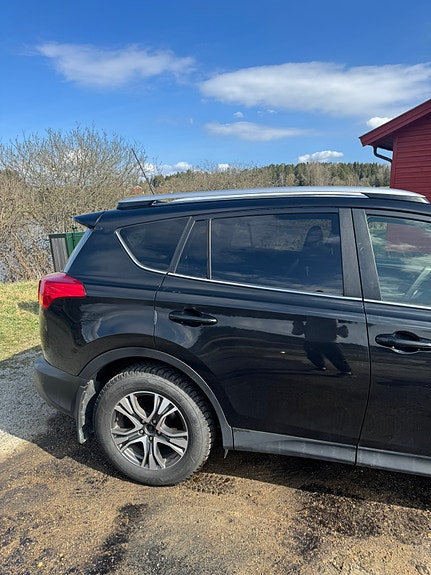 Toyota RAV4 5 of 5