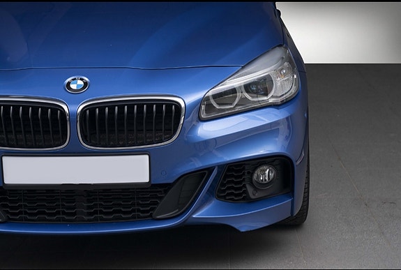 BMW 218i 4 of 5