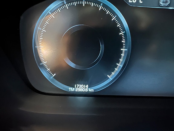 Volvo V60 Cross Country 27 of 30
