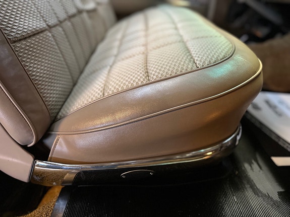 Cadillac Deville 30 of 30
