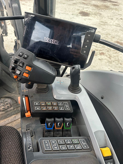 Valtra G135V Laster/fronthydraulikk 2022, kr 998 000,-