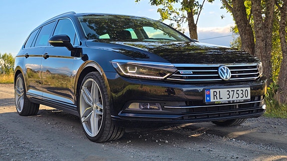 Volkswagen Passat 9 of 30