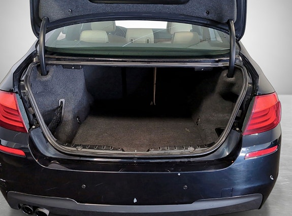 BMW 523i 15 of 30