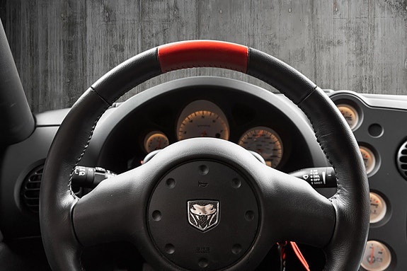 Dodge Viper 28 of 30