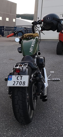 Harley-Davidson XL 883 Sportster 5 of 6