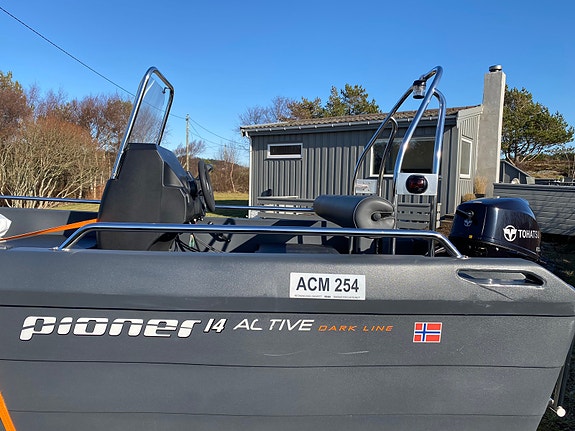Pioner 14 Active Dark Line Advanced edition. Tohatsu 9,9 Sport Thrust 5 of 12