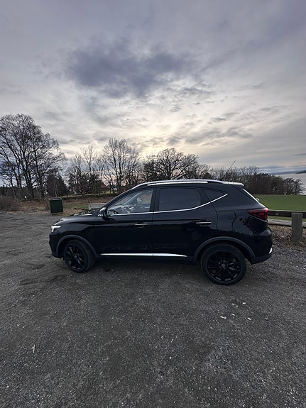 MG ZS EV 2 of 10