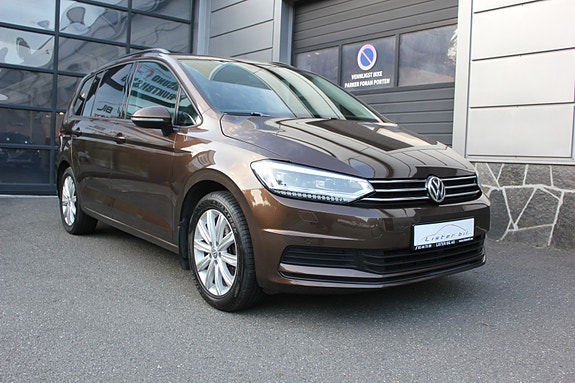Volkswagen Touran 8 of 29