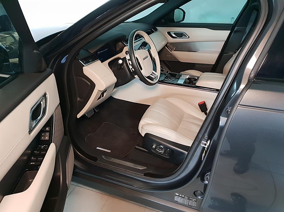 Land Rover Range Rover Velar 11 of 22