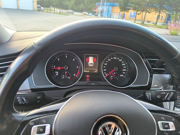 Volkswagen Passat Alltrack 24 of 30