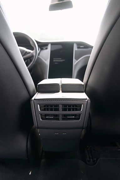 Tesla Model S 26 of 30