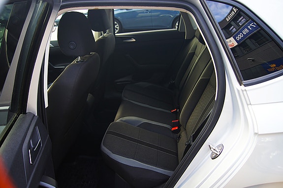 Volkswagen Polo 12 of 18
