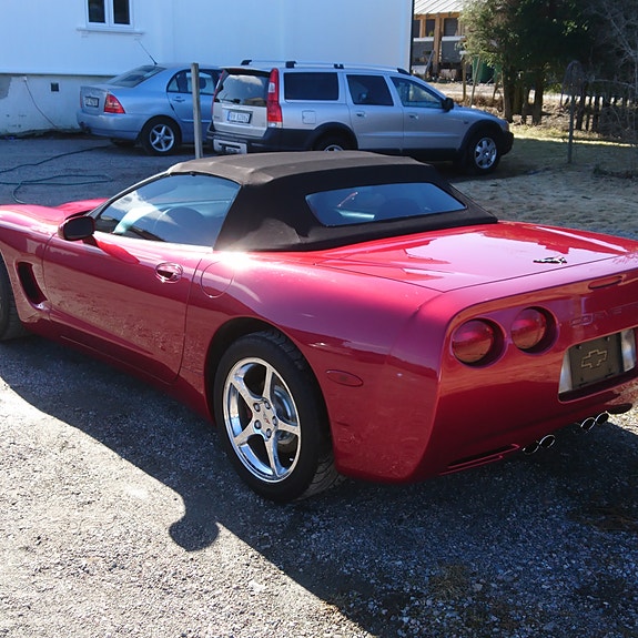 Chevrolet Corvette 4 of 13