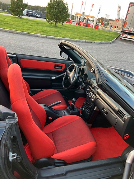 Toyota MR2 8 of 18