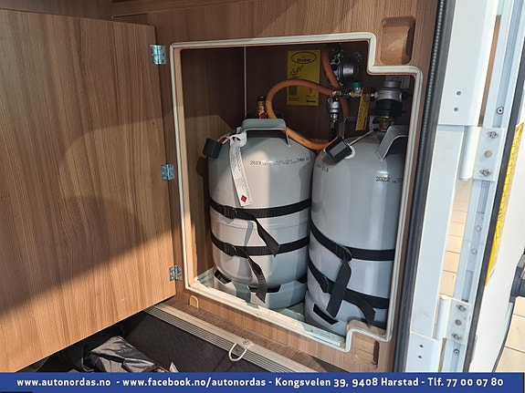  Gassflasker i eget skap inne i lasterom