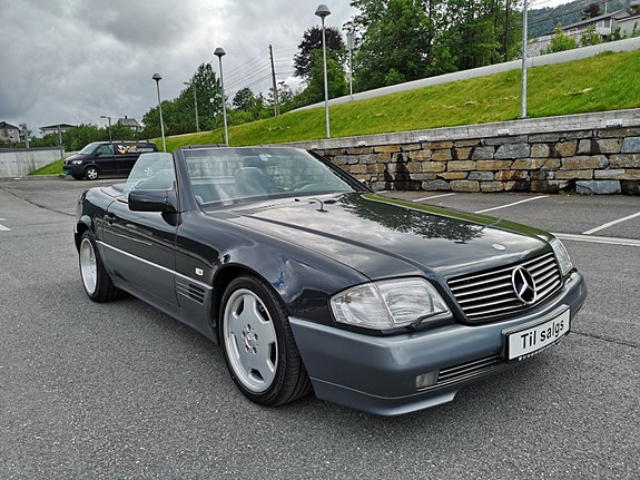 Mercedes-Benz SL300 3 of 5