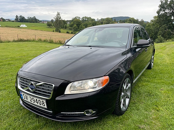 Volvo S80 3 of 5
