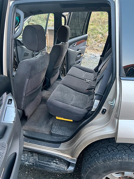 Toyota Land Cruiser 11 of 12