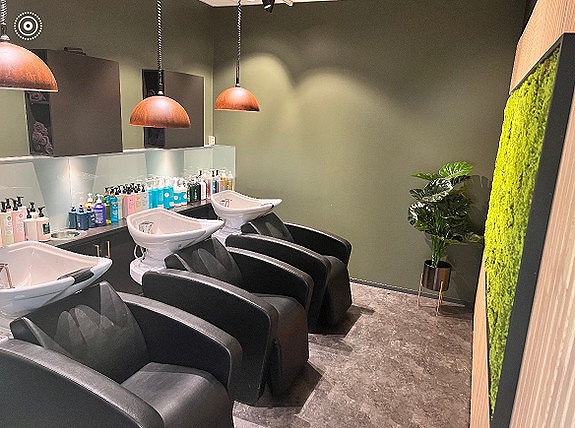 Vår vaskeavdeling med ir-lamper og massasjestoler