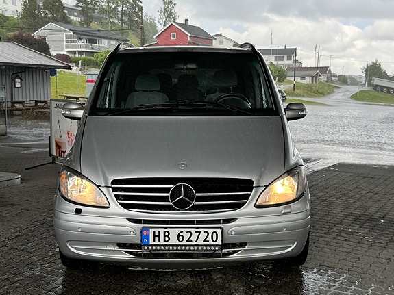 Mercedes-Benz Viano 2 of 5