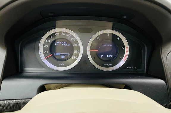 Volvo XC60 7 of 14