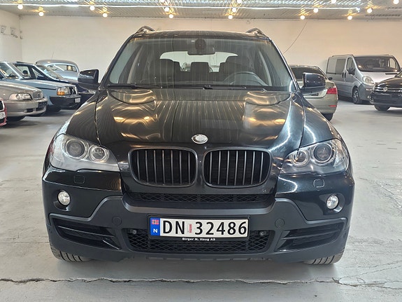 BMW X5 2 of 5