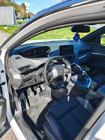 Peugeot 5008 14 of 27