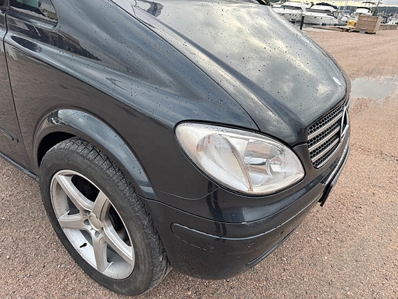 Mercedes-Benz Viano 11 of 30