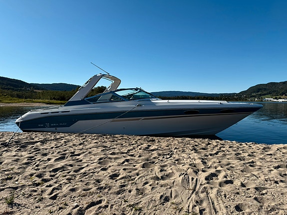 Sea Ray Sunsport 31 2 of 5