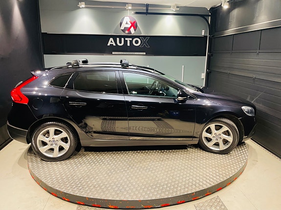 Volvo V40 Cross Country 8 of 30